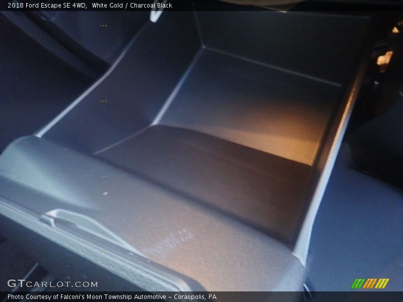 White Gold / Charcoal Black 2018 Ford Escape SE 4WD