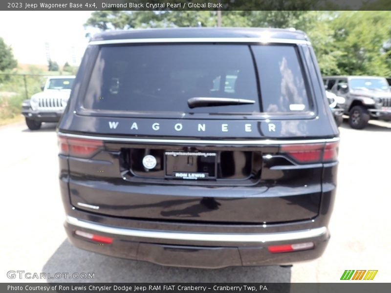 Diamond Black Crystal Pearl / Global Black 2023 Jeep Wagoneer Base 4x4