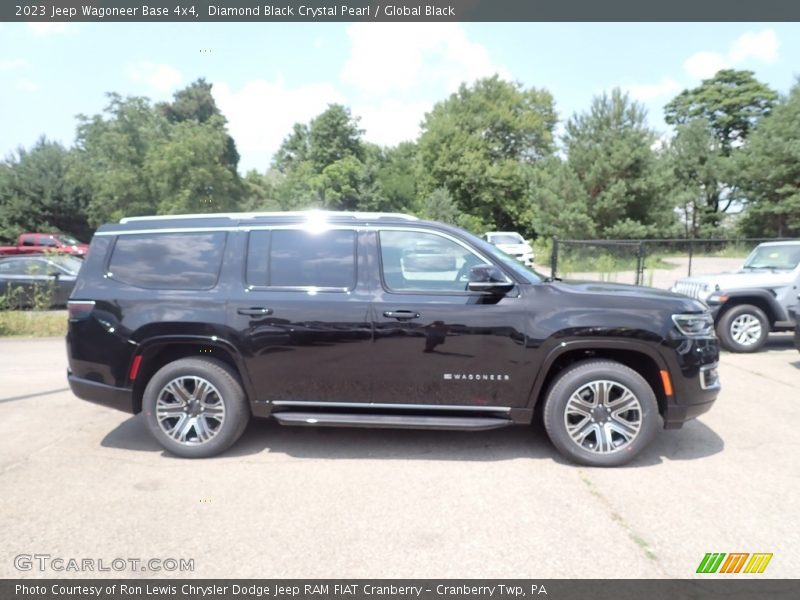 Diamond Black Crystal Pearl / Global Black 2023 Jeep Wagoneer Base 4x4