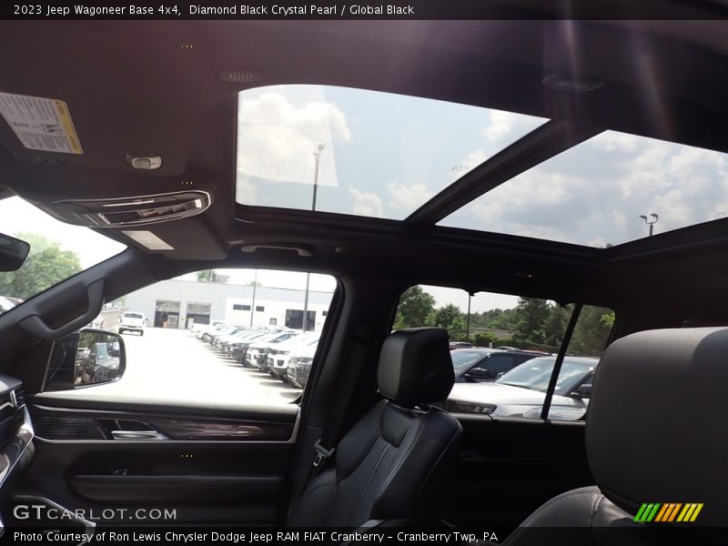 Diamond Black Crystal Pearl / Global Black 2023 Jeep Wagoneer Base 4x4