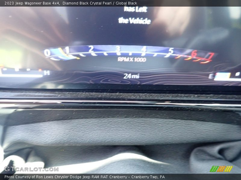 Diamond Black Crystal Pearl / Global Black 2023 Jeep Wagoneer Base 4x4