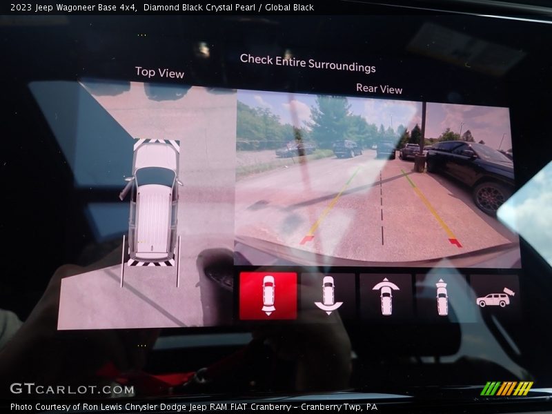 Diamond Black Crystal Pearl / Global Black 2023 Jeep Wagoneer Base 4x4