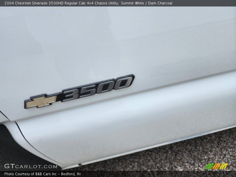 Summit White / Dark Charcoal 2004 Chevrolet Silverado 3500HD Regular Cab 4x4 Chassis Utility
