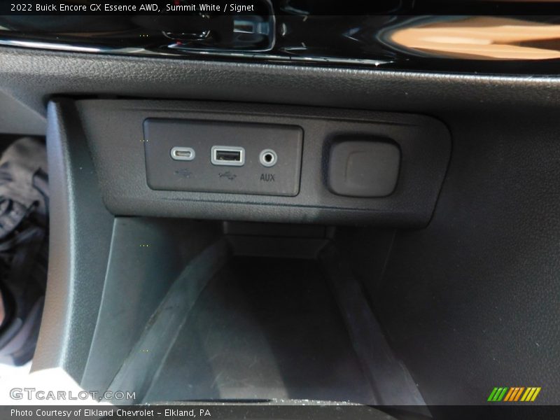 Summit White / Signet 2022 Buick Encore GX Essence AWD