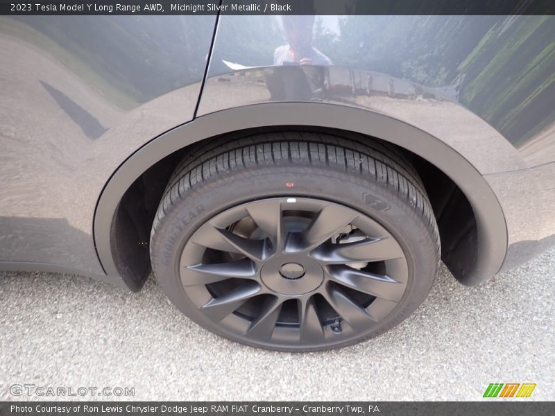  2023 Model Y Long Range AWD Wheel