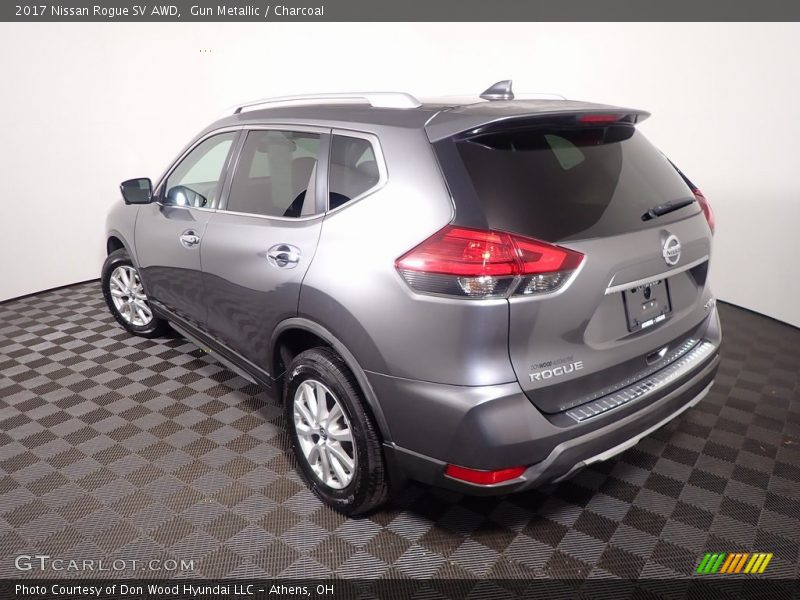 Gun Metallic / Charcoal 2017 Nissan Rogue SV AWD