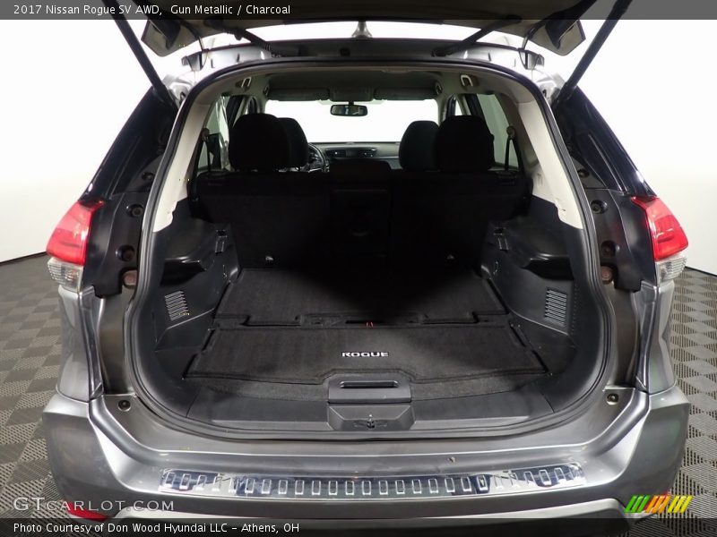  2017 Rogue SV AWD Trunk