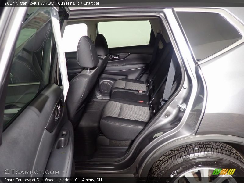 Gun Metallic / Charcoal 2017 Nissan Rogue SV AWD