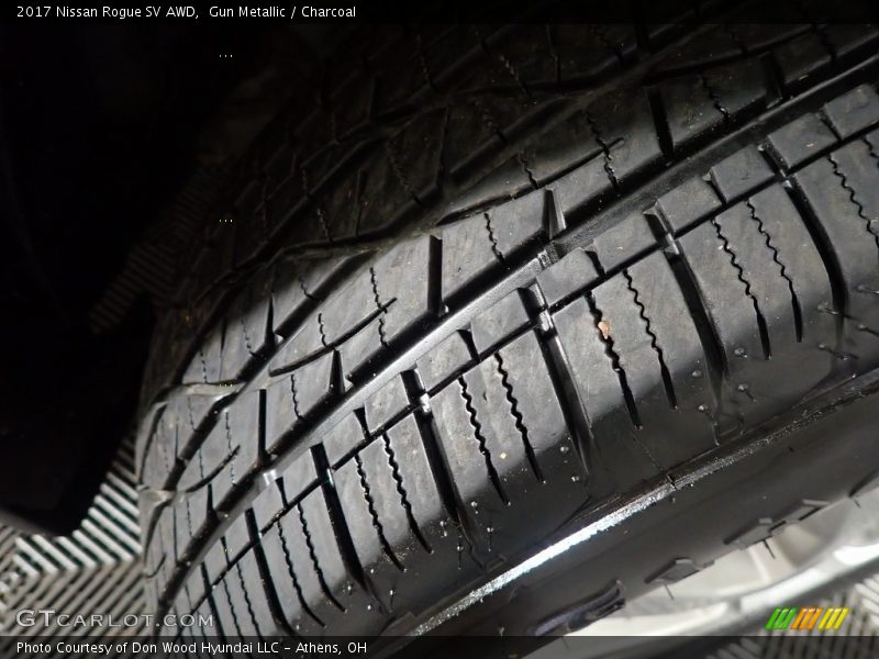 Gun Metallic / Charcoal 2017 Nissan Rogue SV AWD