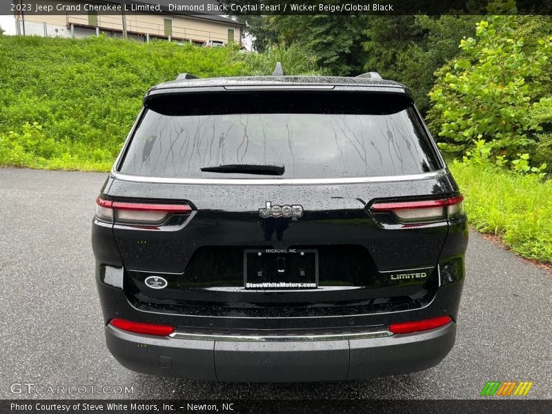 Diamond Black Crystal Pearl / Wicker Beige/Global Black 2023 Jeep Grand Cherokee L Limited