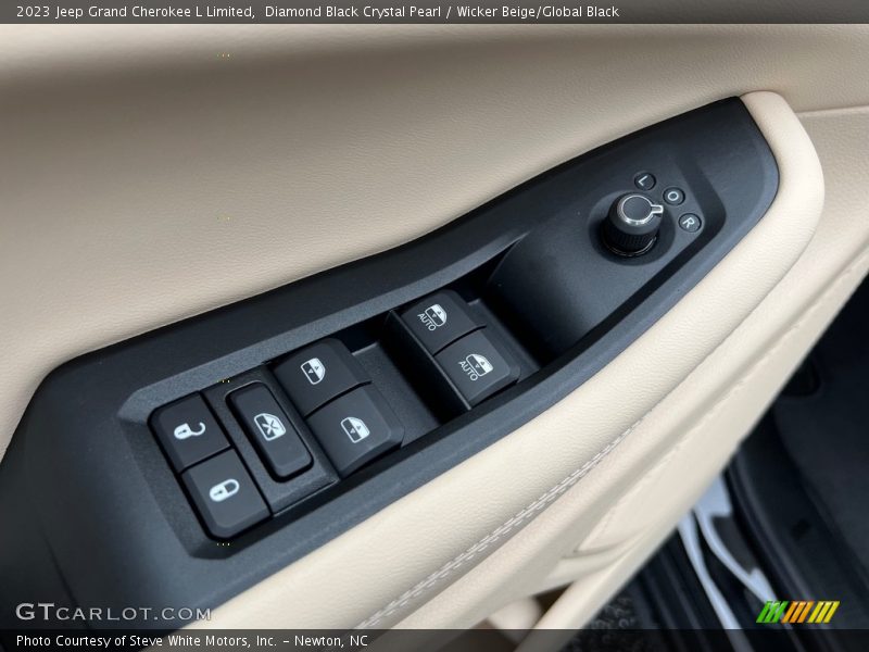 Door Panel of 2023 Grand Cherokee L Limited
