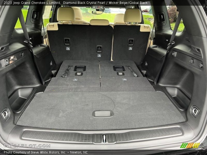  2023 Grand Cherokee L Limited Trunk