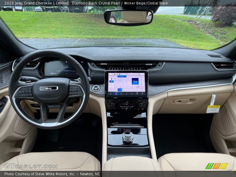 Dashboard of 2023 Grand Cherokee L Limited