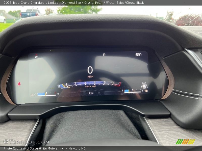  2023 Grand Cherokee L Limited L Limited Gauges