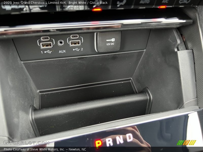 Bright White / Global Black 2023 Jeep Grand Cherokee L Limited 4x4