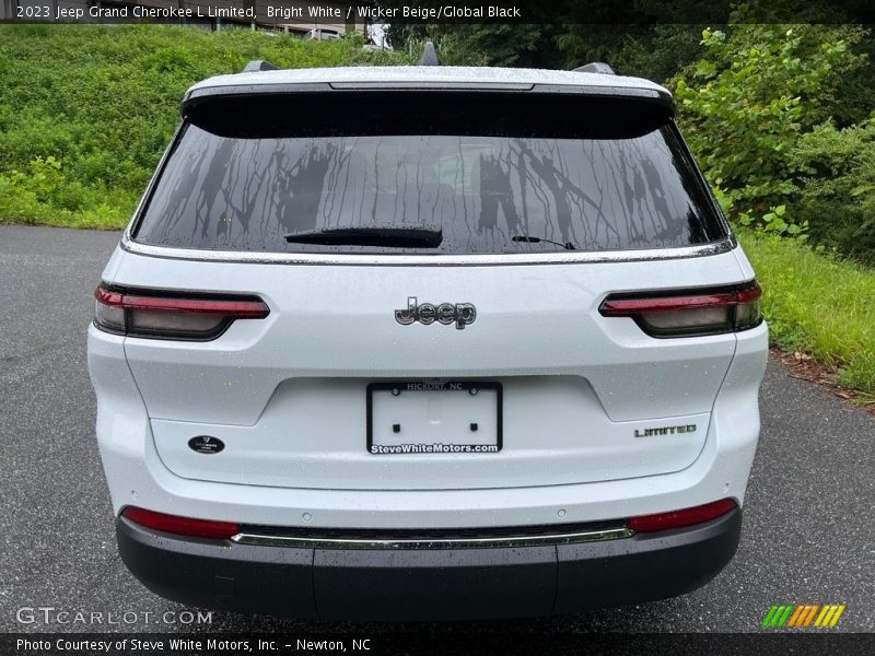 Bright White / Wicker Beige/Global Black 2023 Jeep Grand Cherokee L Limited