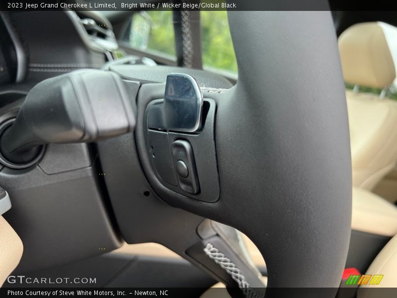 Bright White / Wicker Beige/Global Black 2023 Jeep Grand Cherokee L Limited