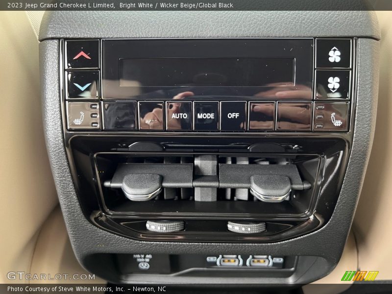 Controls of 2023 Grand Cherokee L Limited