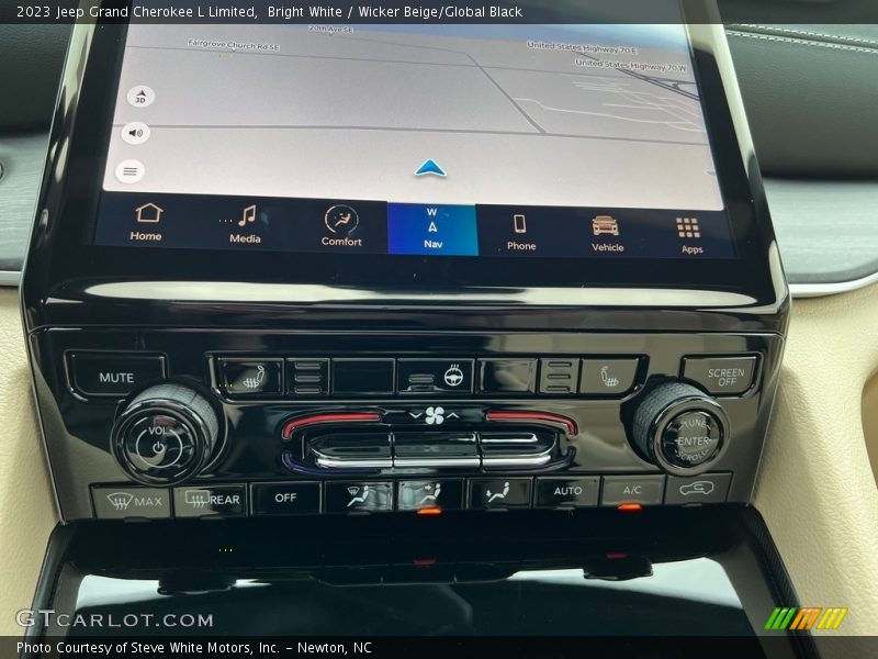 Controls of 2023 Grand Cherokee L Limited