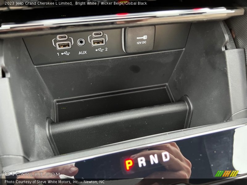 Bright White / Wicker Beige/Global Black 2023 Jeep Grand Cherokee L Limited