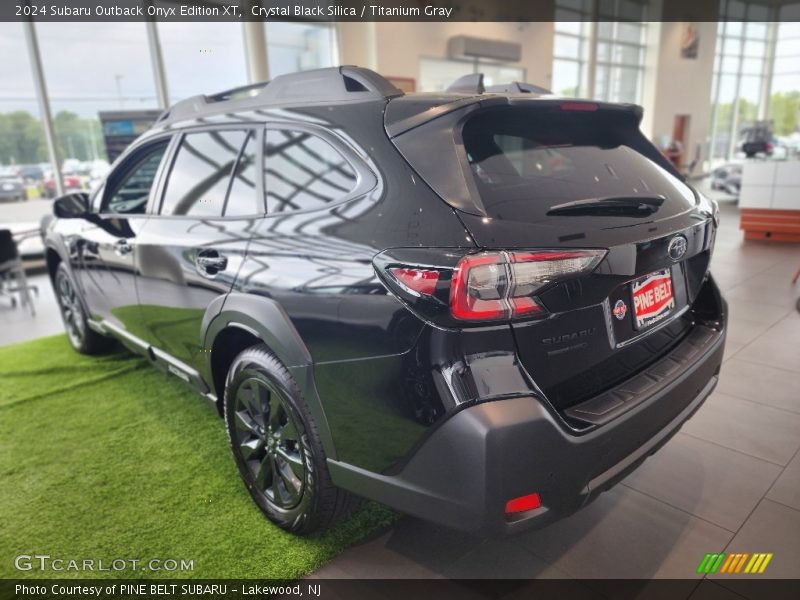 Crystal Black Silica / Titanium Gray 2024 Subaru Outback Onyx Edition XT