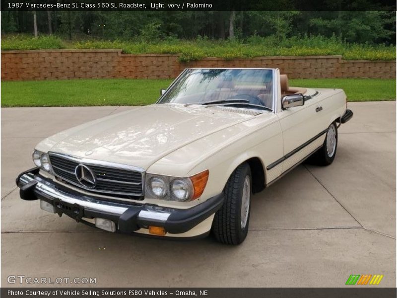 Front 3/4 View of 1987 SL Class 560 SL Roadster