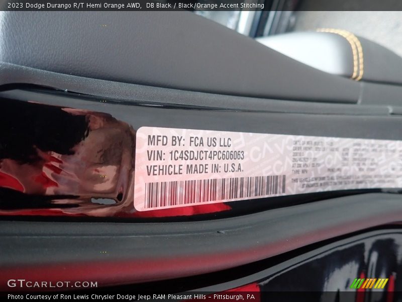 DB Black / Black/Orange Accent Stitching 2023 Dodge Durango R/T Hemi Orange AWD