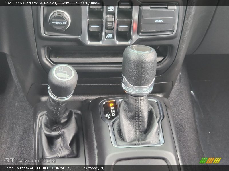  2023 Gladiator Willys 4x4 8 Speed Automatic Shifter