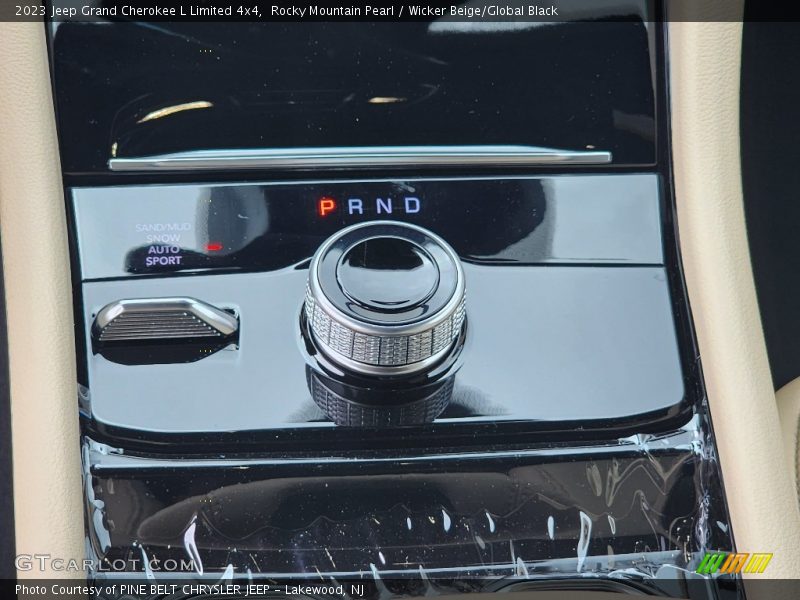  2023 Grand Cherokee L Limited 4x4 8 Speed Automatic Shifter
