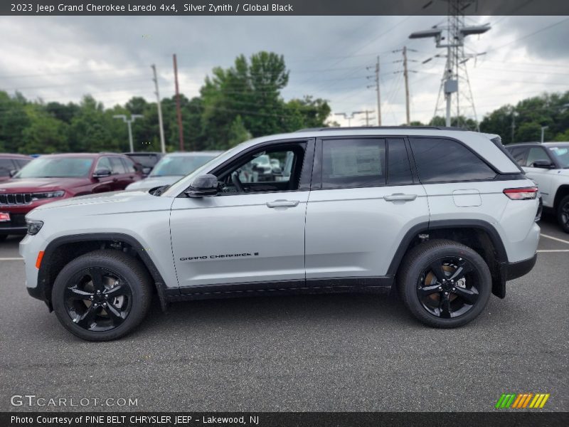 2023 Grand Cherokee Laredo 4x4 Silver Zynith