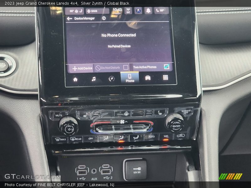 Silver Zynith / Global Black 2023 Jeep Grand Cherokee Laredo 4x4