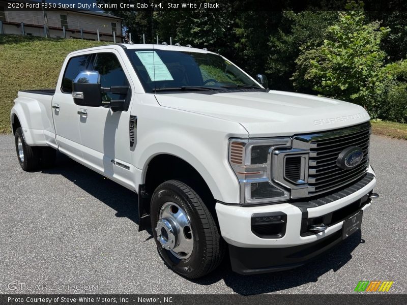 Front 3/4 View of 2020 F350 Super Duty Platinum Crew Cab 4x4