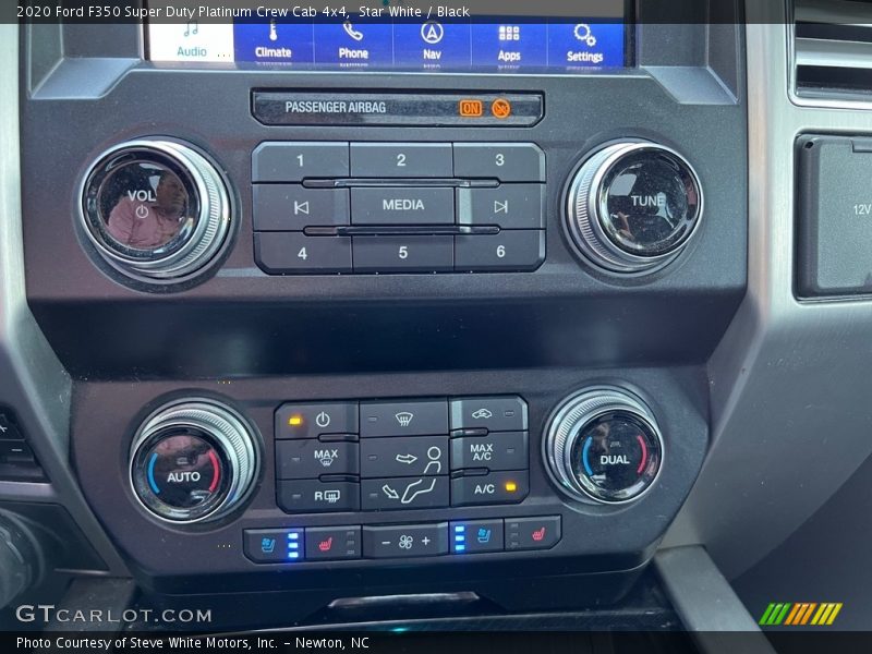 Controls of 2020 F350 Super Duty Platinum Crew Cab 4x4