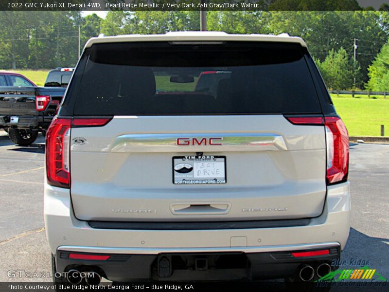 Pearl Beige Metallic / Very Dark Ash Gray/Dark Walnut 2022 GMC Yukon XL Denali 4WD