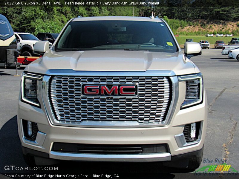 Pearl Beige Metallic / Very Dark Ash Gray/Dark Walnut 2022 GMC Yukon XL Denali 4WD