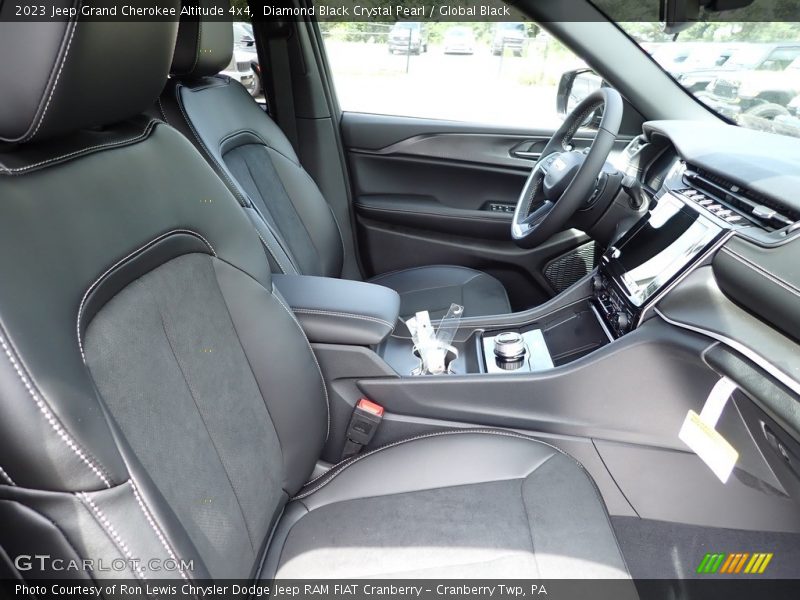 Diamond Black Crystal Pearl / Global Black 2023 Jeep Grand Cherokee Altitude 4x4