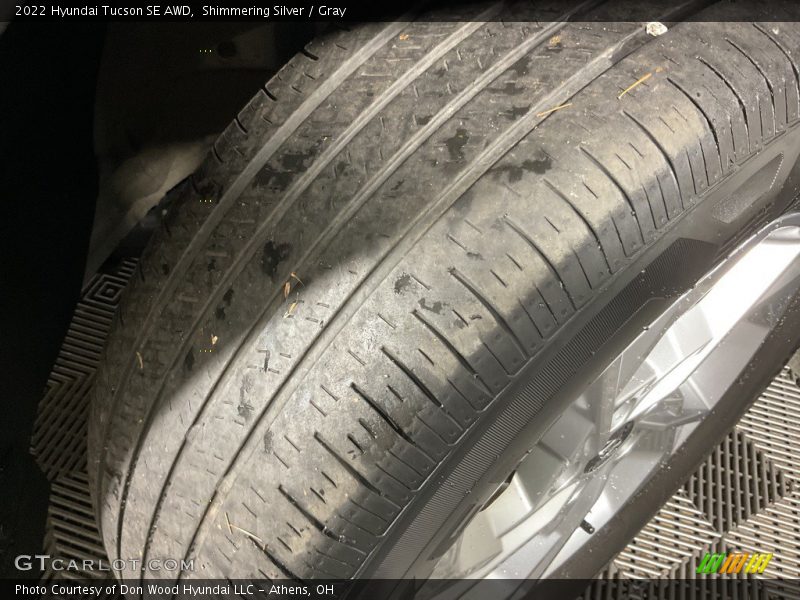 Shimmering Silver / Gray 2022 Hyundai Tucson SE AWD