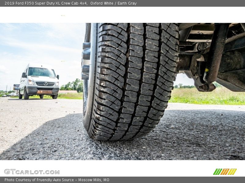 Oxford White / Earth Gray 2019 Ford F350 Super Duty XL Crew Cab 4x4