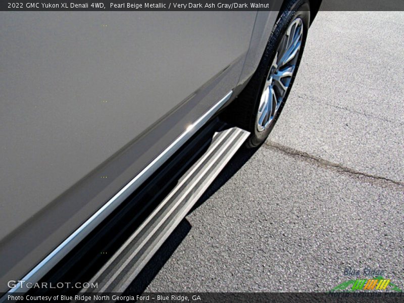 Pearl Beige Metallic / Very Dark Ash Gray/Dark Walnut 2022 GMC Yukon XL Denali 4WD
