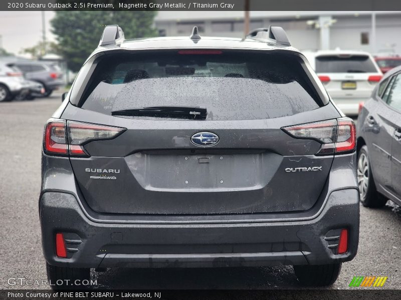 Magnetite Gray Metallic / Titanium Gray 2020 Subaru Outback 2.5i Premium