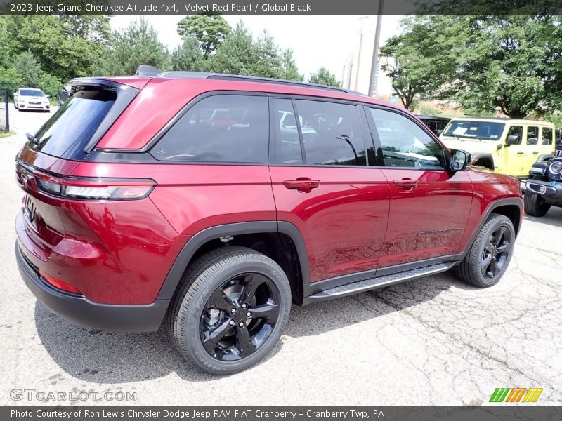 Velvet Red Pearl / Global Black 2023 Jeep Grand Cherokee Altitude 4x4
