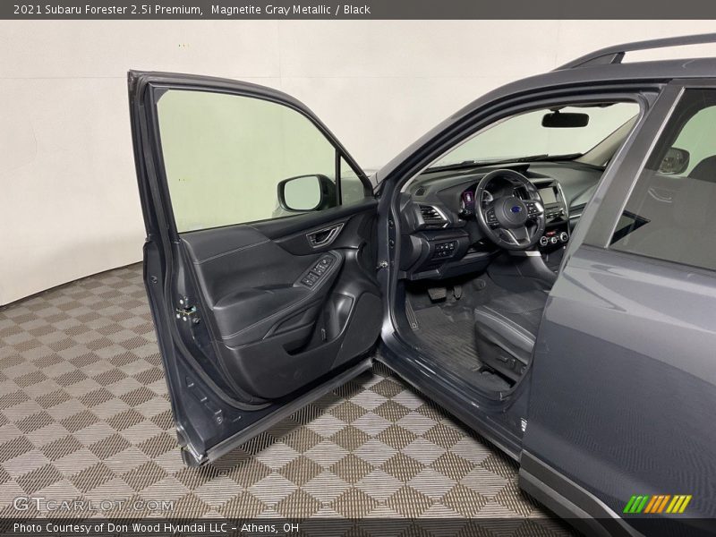 Magnetite Gray Metallic / Black 2021 Subaru Forester 2.5i Premium