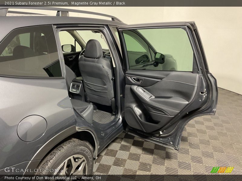Magnetite Gray Metallic / Black 2021 Subaru Forester 2.5i Premium