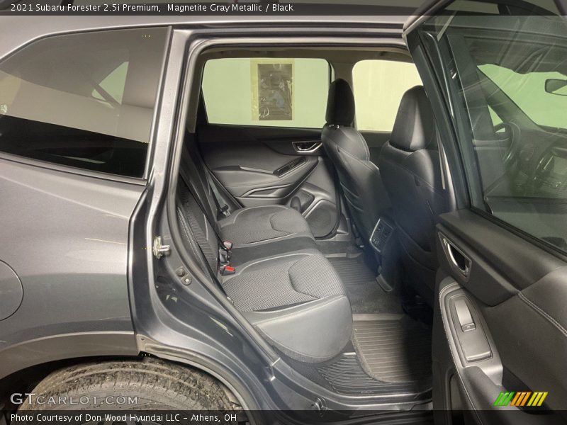 Magnetite Gray Metallic / Black 2021 Subaru Forester 2.5i Premium
