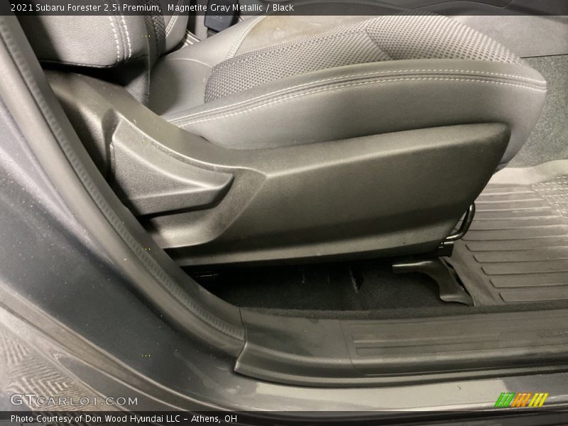 Magnetite Gray Metallic / Black 2021 Subaru Forester 2.5i Premium