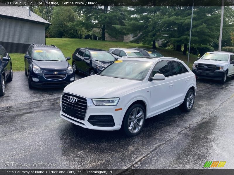 Cortina White / Black 2016 Audi Q3 2.0 TSFI Prestige