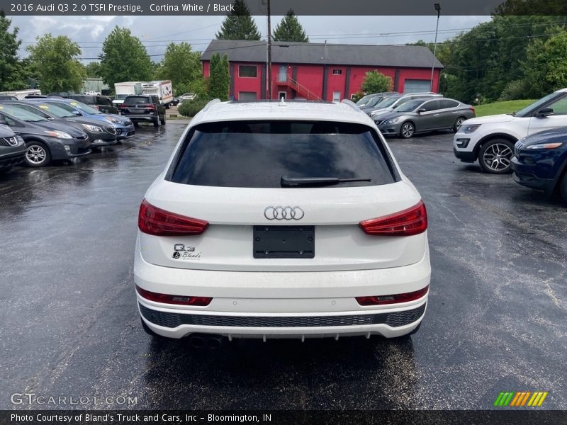 Cortina White / Black 2016 Audi Q3 2.0 TSFI Prestige