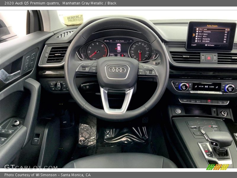 Dashboard of 2020 Q5 Premium quattro