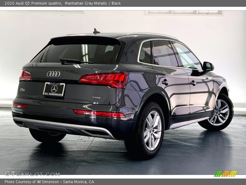 Manhattan Gray Metallic / Black 2020 Audi Q5 Premium quattro