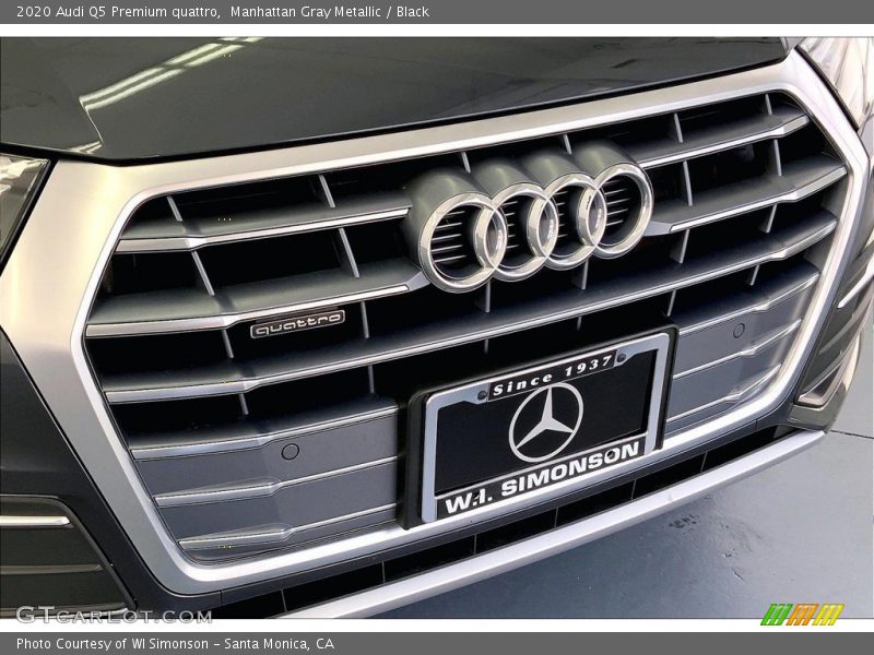 Manhattan Gray Metallic / Black 2020 Audi Q5 Premium quattro